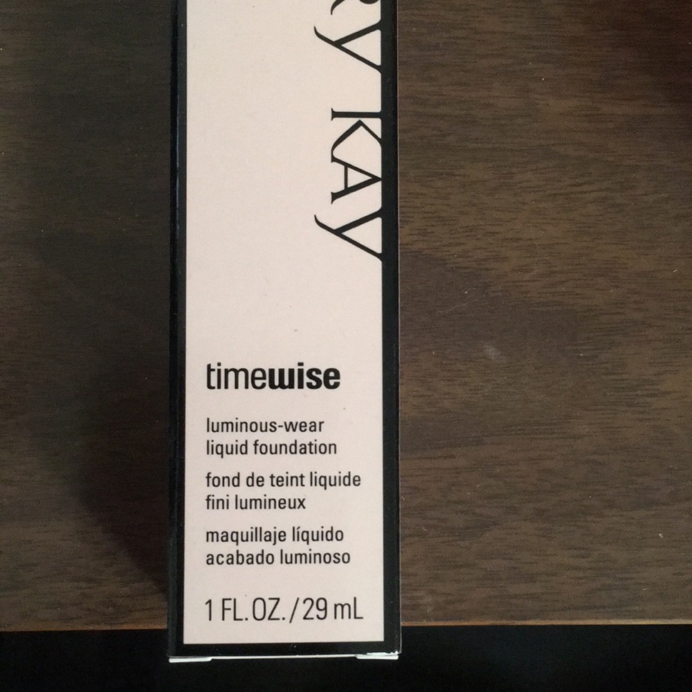 MARY KAY liquid foundation